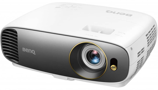BenQ W1720 4K videotykki